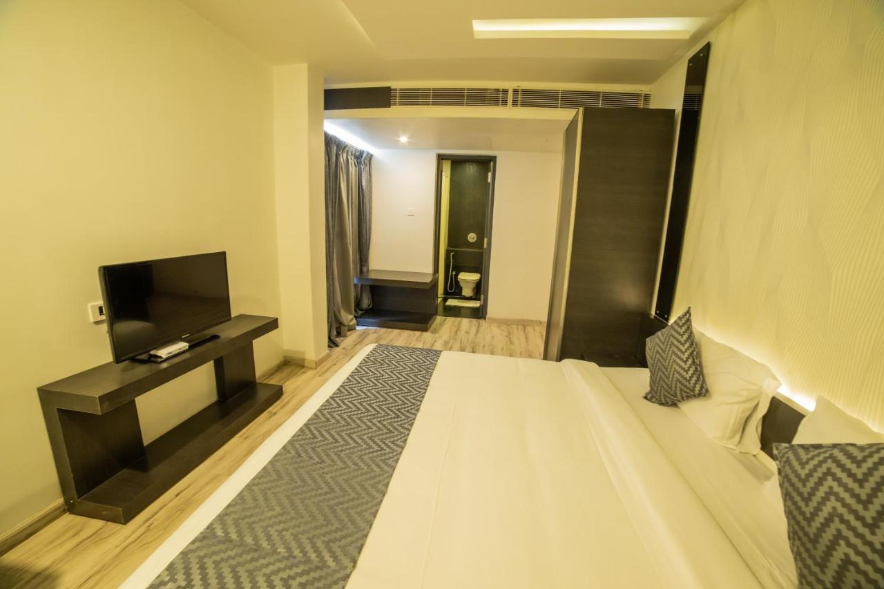 Poppys Tower Hotel Coimbatore Buitenkant foto