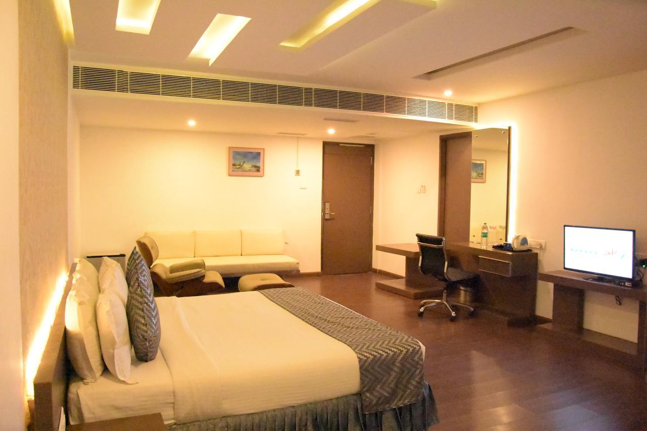 Poppys Tower Hotel Coimbatore Buitenkant foto